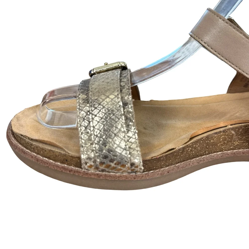 Sofft Leather Beige Gold Ankle Strap Sandals Low Wedge Open Toe Shoes sz 8 M